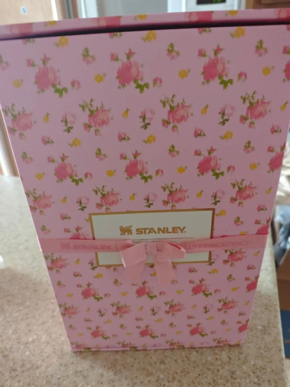 Stanley 1913 x LoveShackFancy Quencher H2.0 Flowstate™ Tumbler | 40 OZ - Ibiza S - Picture 2 of 3